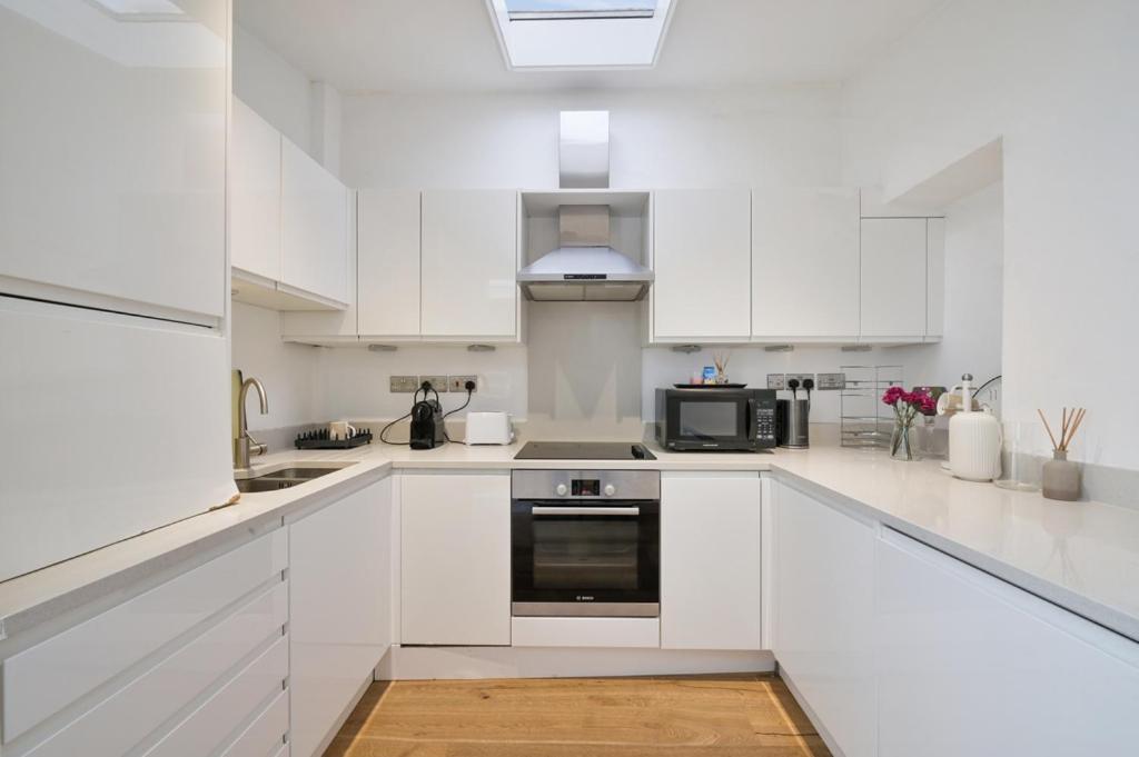 Cozy Hideaway In South Ken! Apartment London Ngoại thất bức ảnh